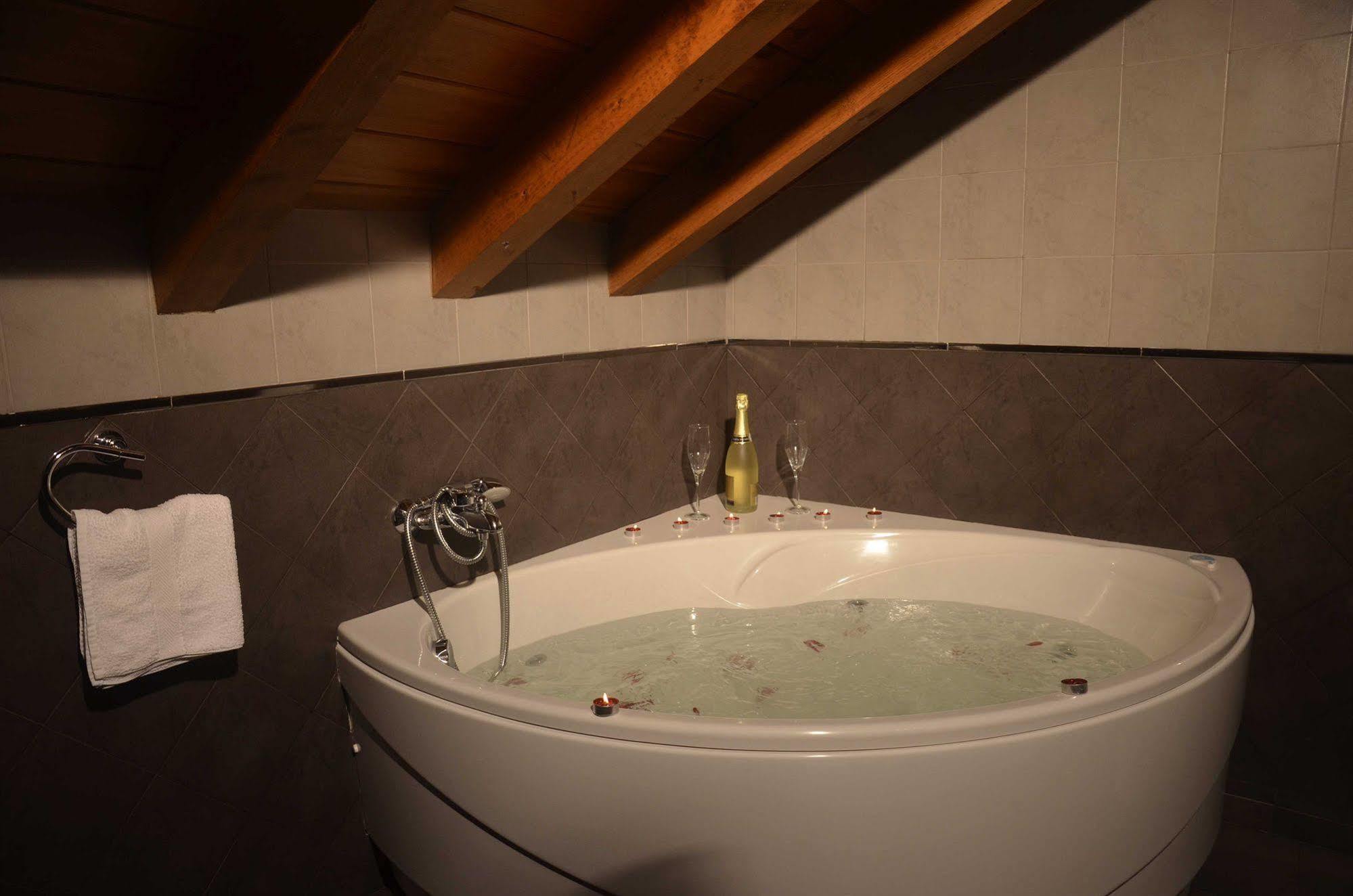 Apartamentos Spa Cantabria Infinita Cillorigo de Liebana Bagian luar foto
