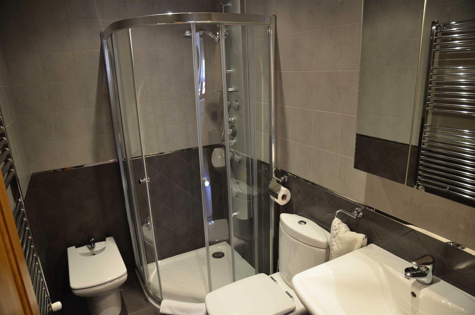 Apartamentos Spa Cantabria Infinita Cillorigo de Liebana Bagian luar foto
